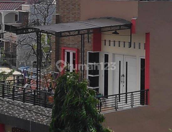 Dijual rumah 3 lantai di Graha Taman Kebayoran, Bekasi, Jawa Barat 2