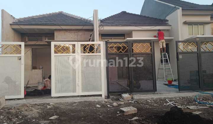 Dijual Rumah Baru Gress 2 Unit Siap Huni di Gunung Anyar, Surabaya