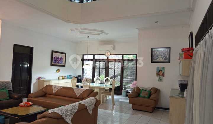 Dijual Rumah 2 Lantai di Raya Satelit Utara 2