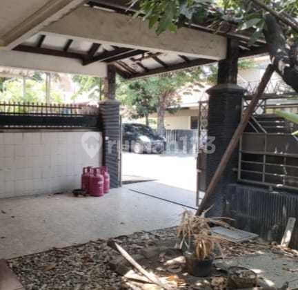 For Sale: 2 Side-by-Side Houses, Land Area Calculated, in Kendangsari, Surabaya 2