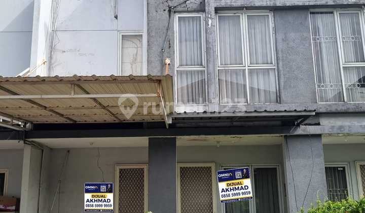 For Sale: 2-Story House in Diamond Park Residence, Sidoarjo For Sale: 2-Story House in Diamond Park Residence, Sidoarjo