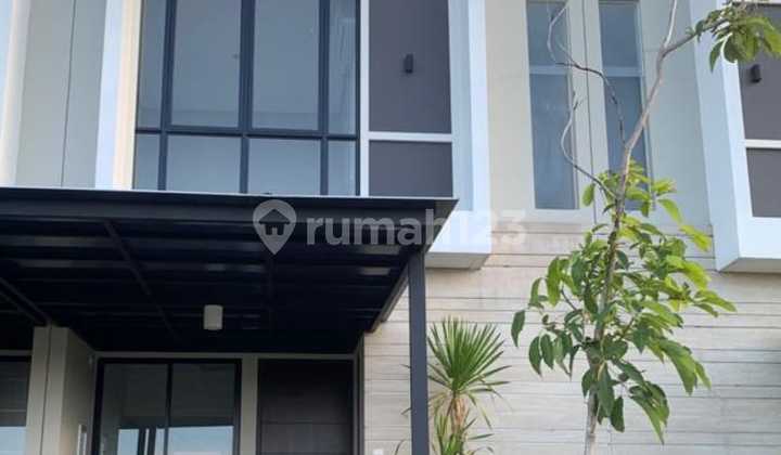 For Sale 2-Story Fully Furnished House in North West Park Citraland, Surabaya