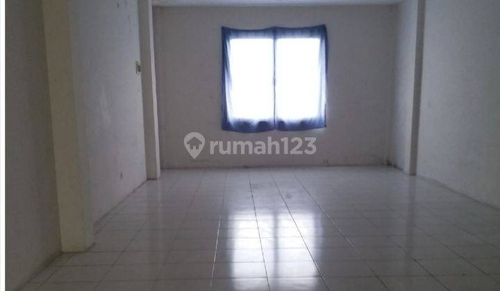 Disewakan Ruko Siap Pakai untuk Kantor Sejenis di Raya Putro Agung Kulon, Surabaya 2