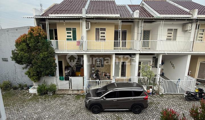 For Sale 2-Story House in Bumi Wonorejo, Surabaya For Sale 2-Story House in Bumi Wonorejo, Surabaya