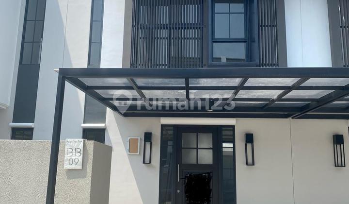For Sale or Lease 2-Story House in Amesta Living Housing Complex, Surabaya For Sale or Lease 2-Story House in Amesta Living Housing Complex, Surabaya