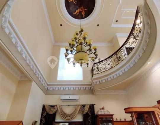 For Sale Luxury Hook House in Araya, Malang 2