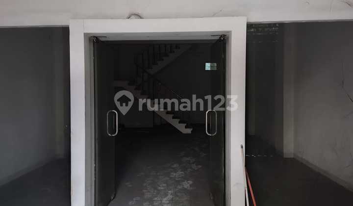 For Sale and Lease 4-Story Shop House on Raya Dharmahusada, Surabaya 2