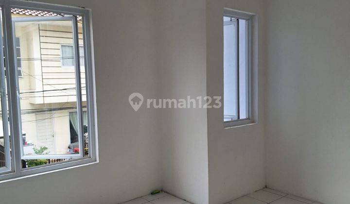 Dijual Rumah 2 Lantai 3 Kamar Tidur, Murah Banget! 2