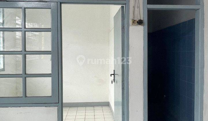 Disewakan Rumah Duri Kosambi 2lantai 3+1 Kamar Tidur 2