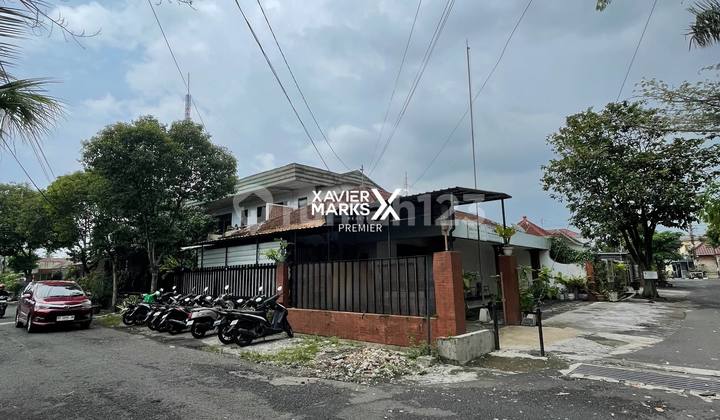Used Hook House Former Office & Cafe Near Raya Ijen and Langsep on Buah-buahan Street, Klojen District, Malang City 2