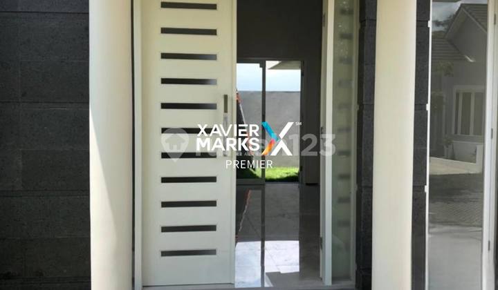 Modern Minimalist House in the Elite Araya Malang Housing Complex 2