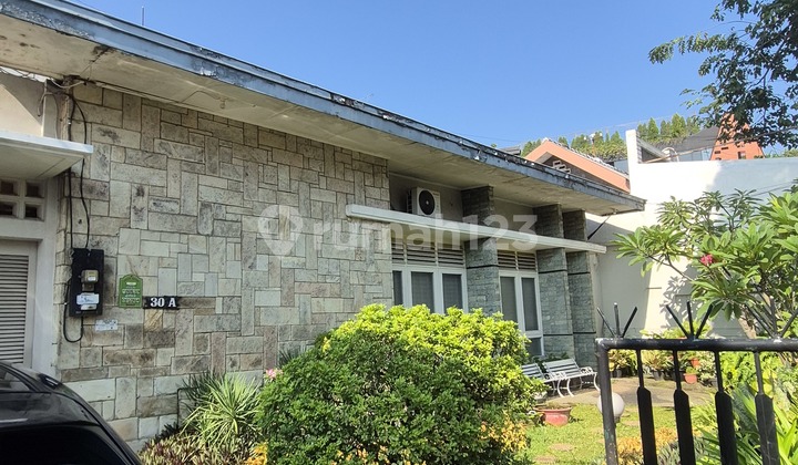 Single-Story House in Semarang Business Area 1