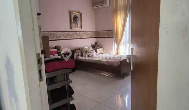 Single-Story House in Semarang Business Area 2