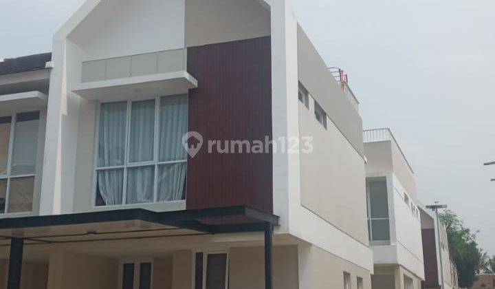 Disewakan Rumah 2 Lantai Free Ac Di 3 Kamar Tidur & Ranjang 1