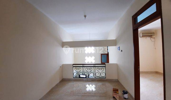 Disewakan Rumah 2 Lantai 133 M di Janur Kuning Residence Kelapa Gading  2