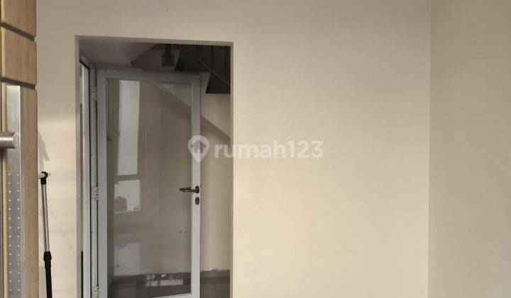 Dijual MURAH Rumah Minimalis Modern 2Lt , SHM di Duri Kepa 2