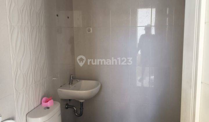 Dijual MURAH Rumah Minimalis Modern 2Lt , SHM di Duri Kepa 11