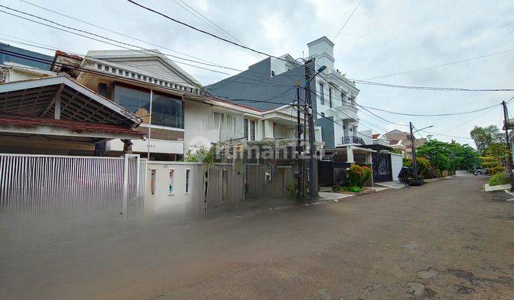 Dijual Rumah Hitung Tanah Luas 240m di Janur Kuning Kelapa Gading  2