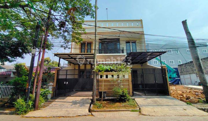 Dijual Rumah Luas 240m Hadap Selatan di Pluit Jakarta Utara  2