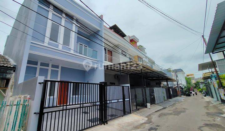 Dijual Rumah 2 Lantai Luas 102m di Janur Kuning Kelapa Gading  2