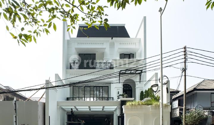 Rumah Baru Klasik Mewah Tebet Jakarta Selatan 