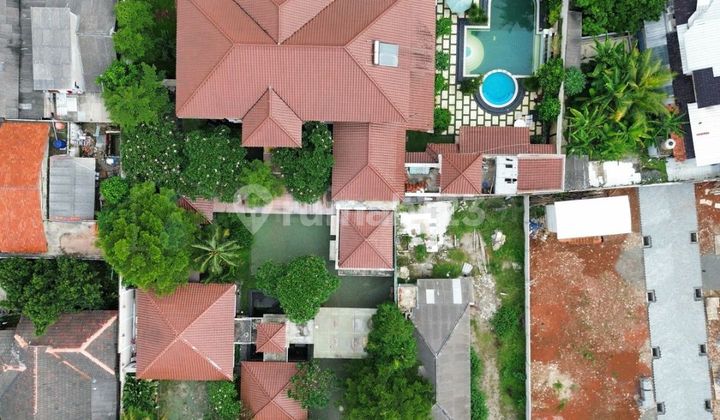 Rumah Etnik Tanah Luas Privatye Pool dengan Paviliun Jagkarsa 2