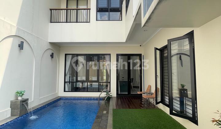 Rumah Modern Private Pool Lebak Bulus Area.