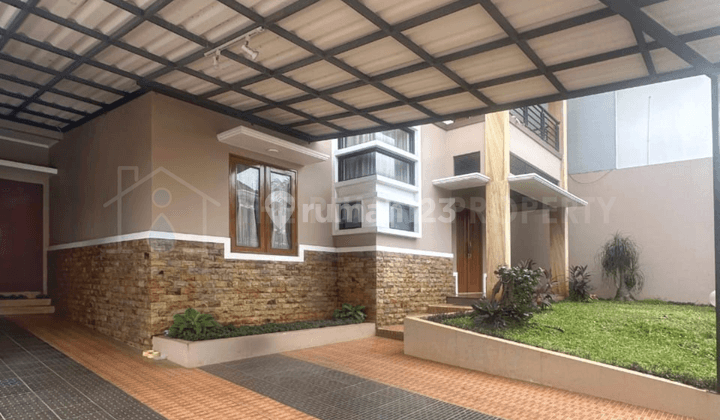 Rumah Dalam Townhouse Kabegusan Jakarta Selatan 5 Kamar 2