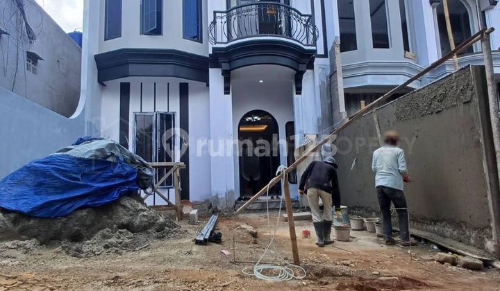 New 2-Story House 3 Bedrooms Jagakarsa East Facing Price Negotiable 2