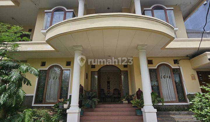 Rumah Layak Huni Kebayoran Baru Dekat Jlaan Raya dan Mudah ke Mal Gancit Pondok Indah 1