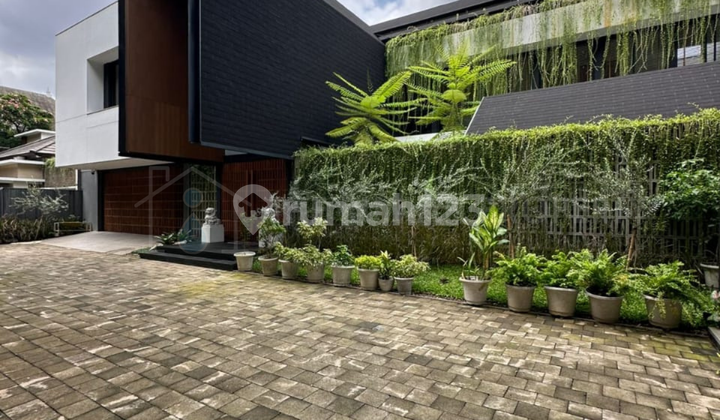 Rumah Mewah Nuansa Tropis Brawijaya Kebayoran Baru