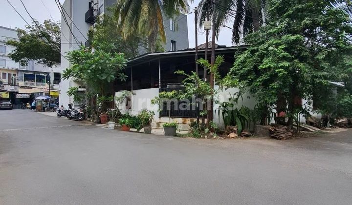 Rumah Lama 1 Lantai Kebayoran Baru Dekat ke Blok M Jakarta Selatan