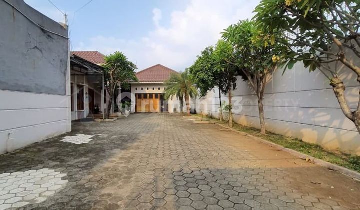 House on the Side of Jagakarsa Main Road, South Jakarta, Fully Furnished 2