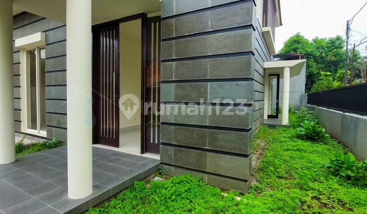New 2-Storey Hook House in Cipete with Modern Design 2