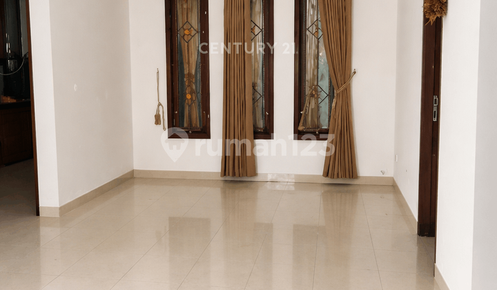 2-Story House for Sale Near Maguwoharjo Stadium, Suitable for Residence 2