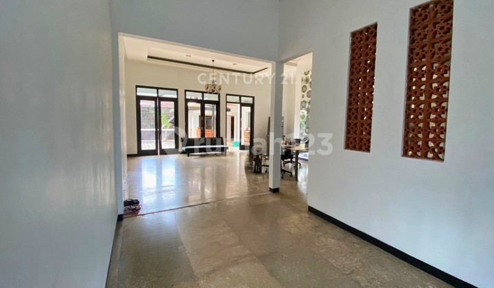 Strategic House in Baciro with Ideal Location for Residence and Business