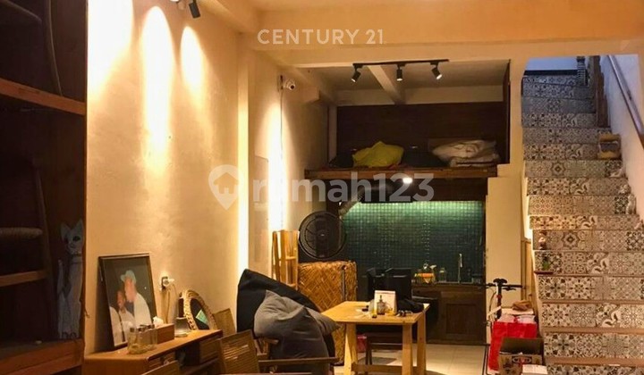 2-Storey Shop House Near Pasar Gede, Suitable for Business Ventures 2