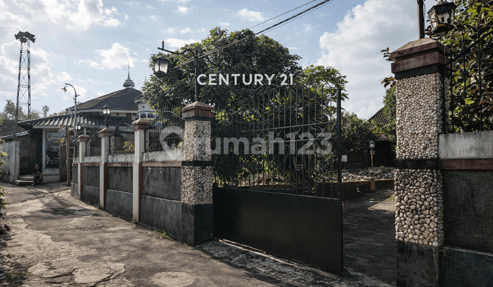 4-Bedroom House in Tamanmartani Near Prambanan Temple, Ideal for Villa 4-Bedroom House in Tamanmartani Near Prambanan Temple, Ideal for Villa