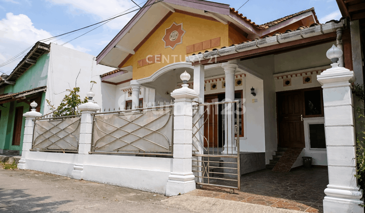 3-Bedroom House in Maguwoharjo Near Ambarukmo Plaza Mall Jogja