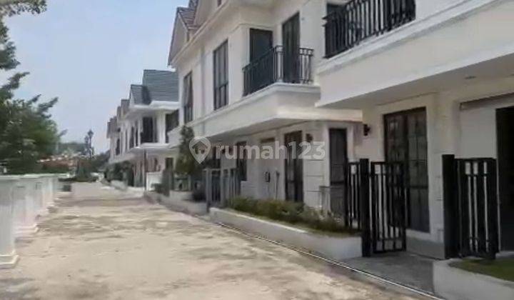 Dijual Rumah 3 Lantai Lavon 2  1