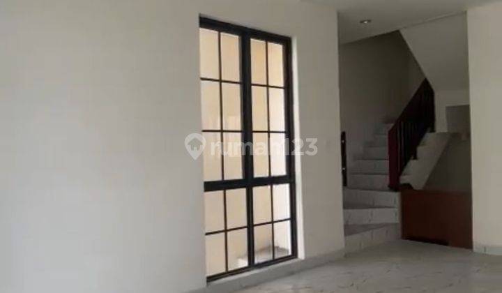 Dijual Rumah 3 Lantai Lavon 2  2