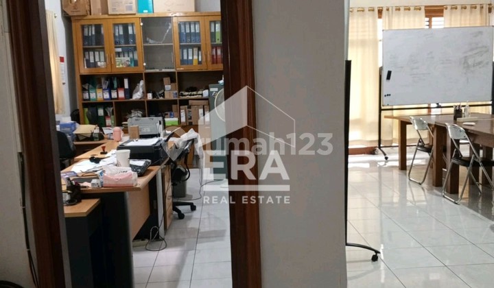 Dijual Cepat Murah Rumah 2 Lantai di Benhil Dekat Tol dan MRT