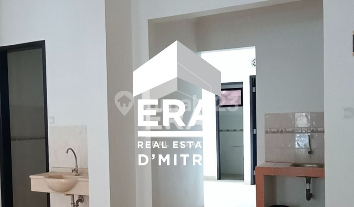 For Sale Cheap Quick House Hook 2 floors, still land behind 2