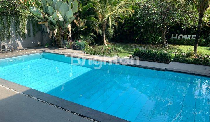 4BR LUXURIOUS VILLA WITH PRIVATE ACCESS NEAR SANUR 1