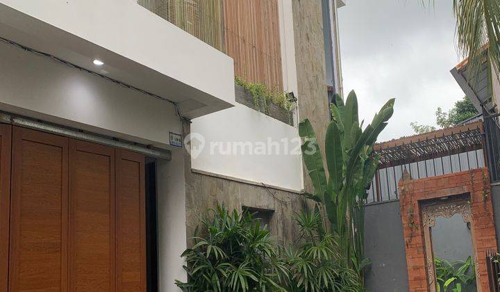 4BR NEWLY RENOVATED VILLA IN ONE GATE CLUSTER JIMBARAN 2