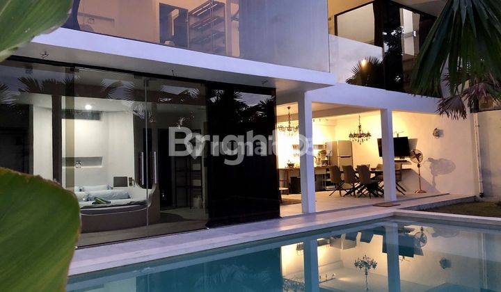 3BR EXCLUSIVE MODERN VILLA WITH OPEN LIVING SPACE IN NUSA DUA 1