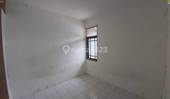 kamar tidur rumah unfurnished shm di taman