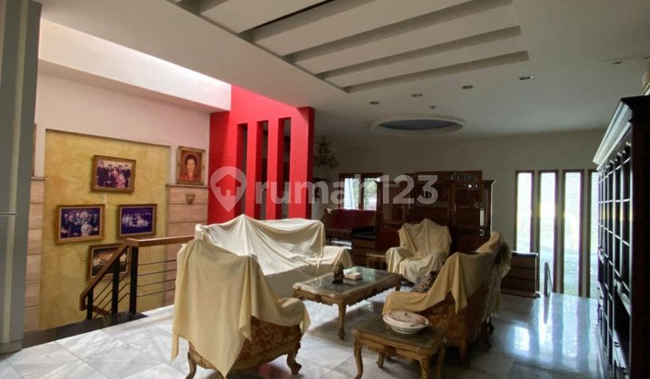 Strategic Roadside House for Cafe in Otista, East Jakarta 2