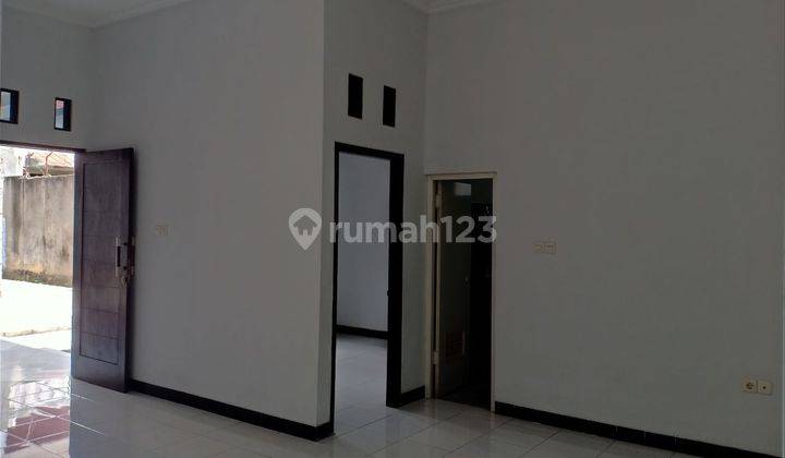 Rumah Bagus Unfurnished SHM di Condet Jakarta Timur 2