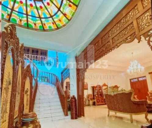 Comfortable and Lush Home with a Spacious Yard in Pancoran, South Jakarta, Ready to Be Yours 2